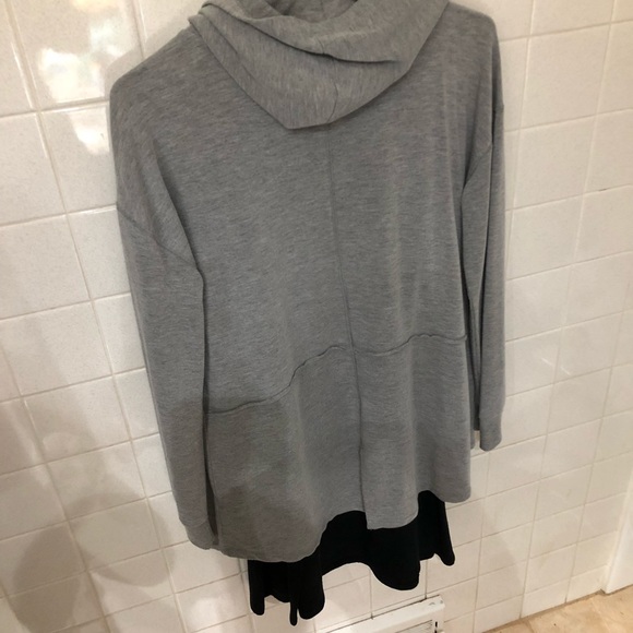 Comfy gray zipper hoodie, long length - Picture 3 of 5